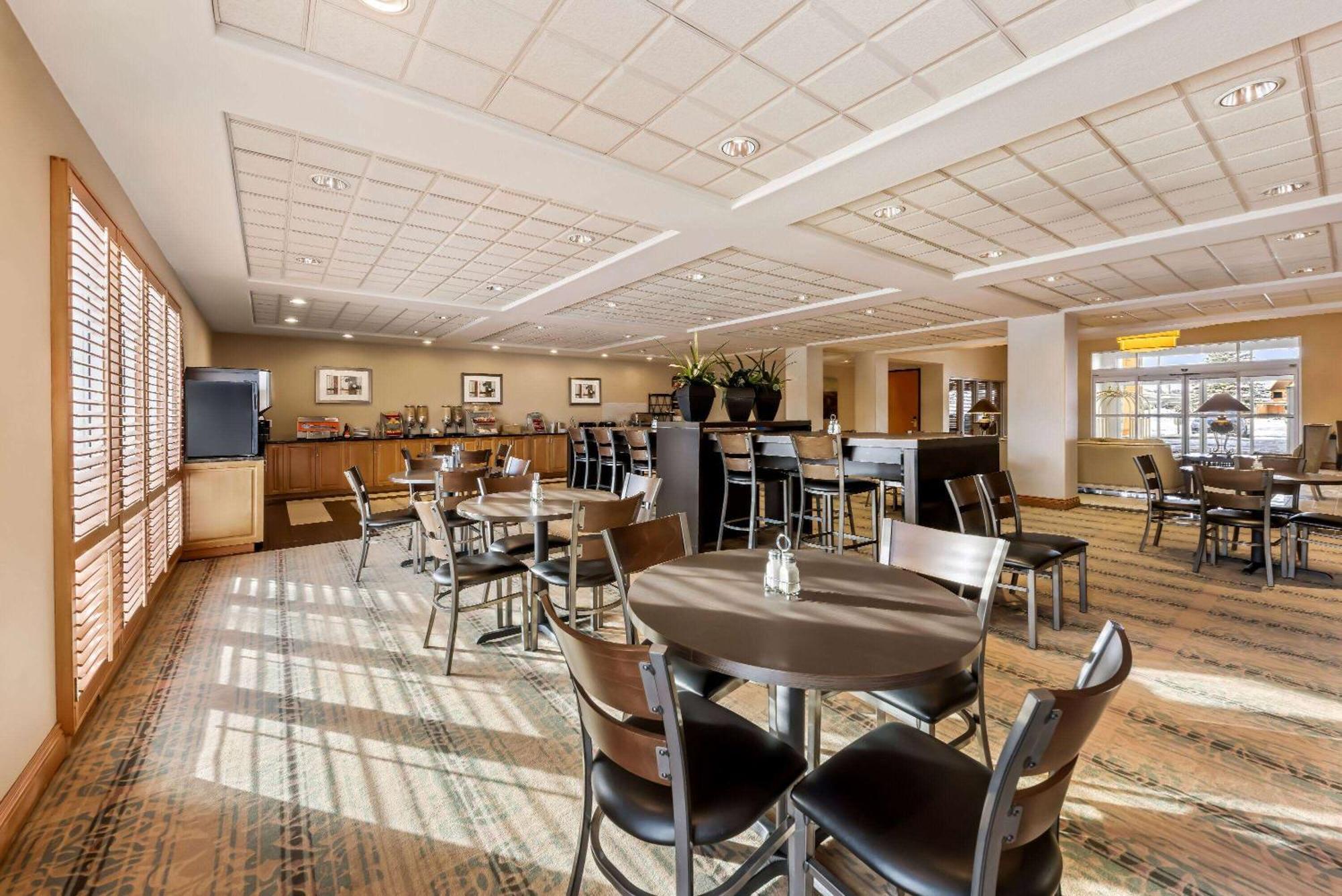 Wingate By Wyndham Calgary South Otel Dış mekan fotoğraf
