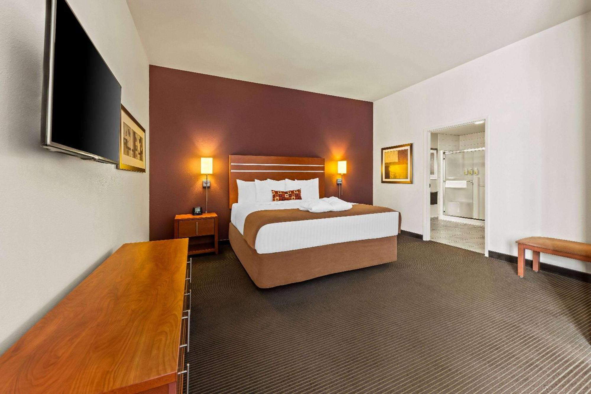 Wingate By Wyndham Calgary South Otel Dış mekan fotoğraf