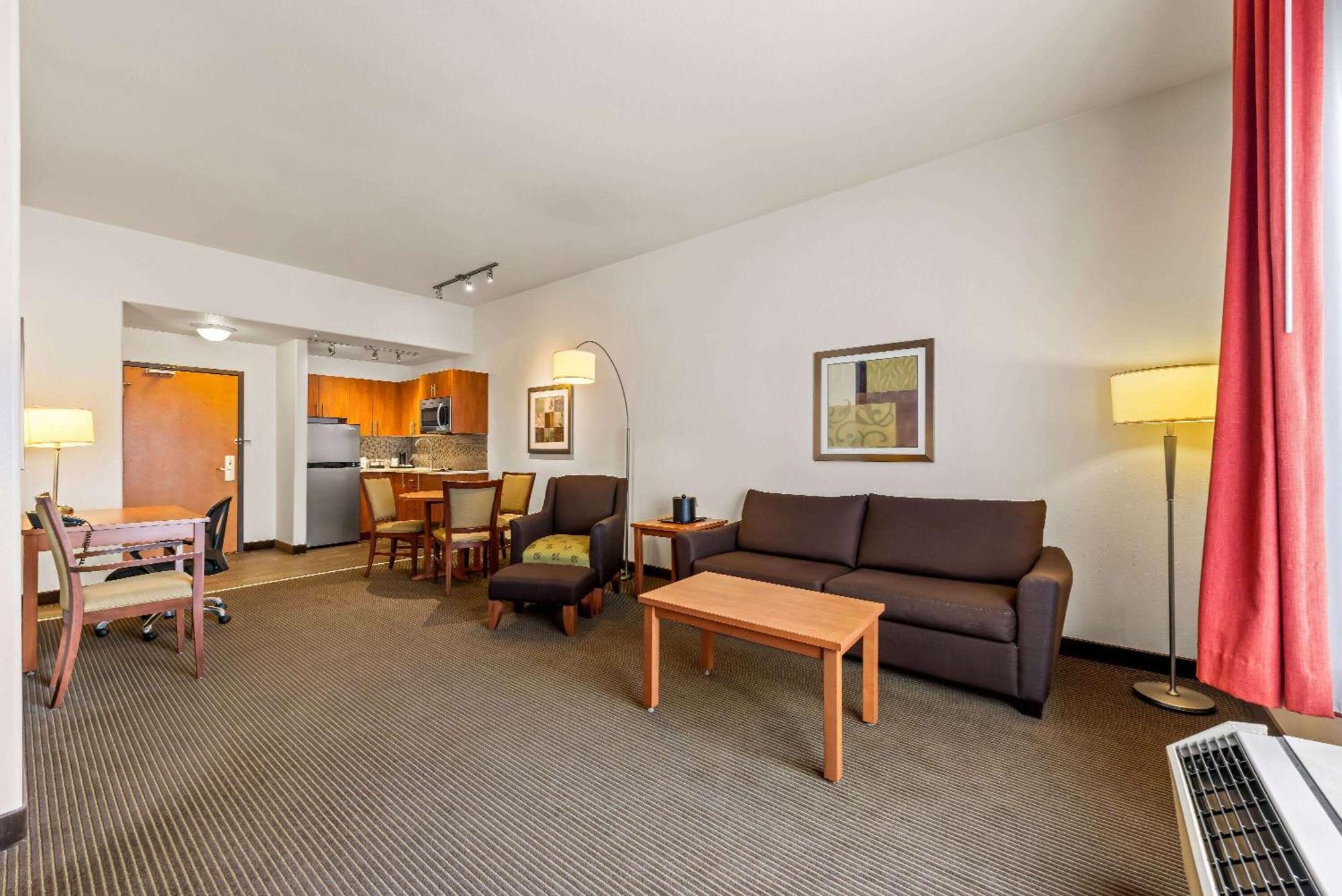Wingate By Wyndham Calgary South Otel Dış mekan fotoğraf