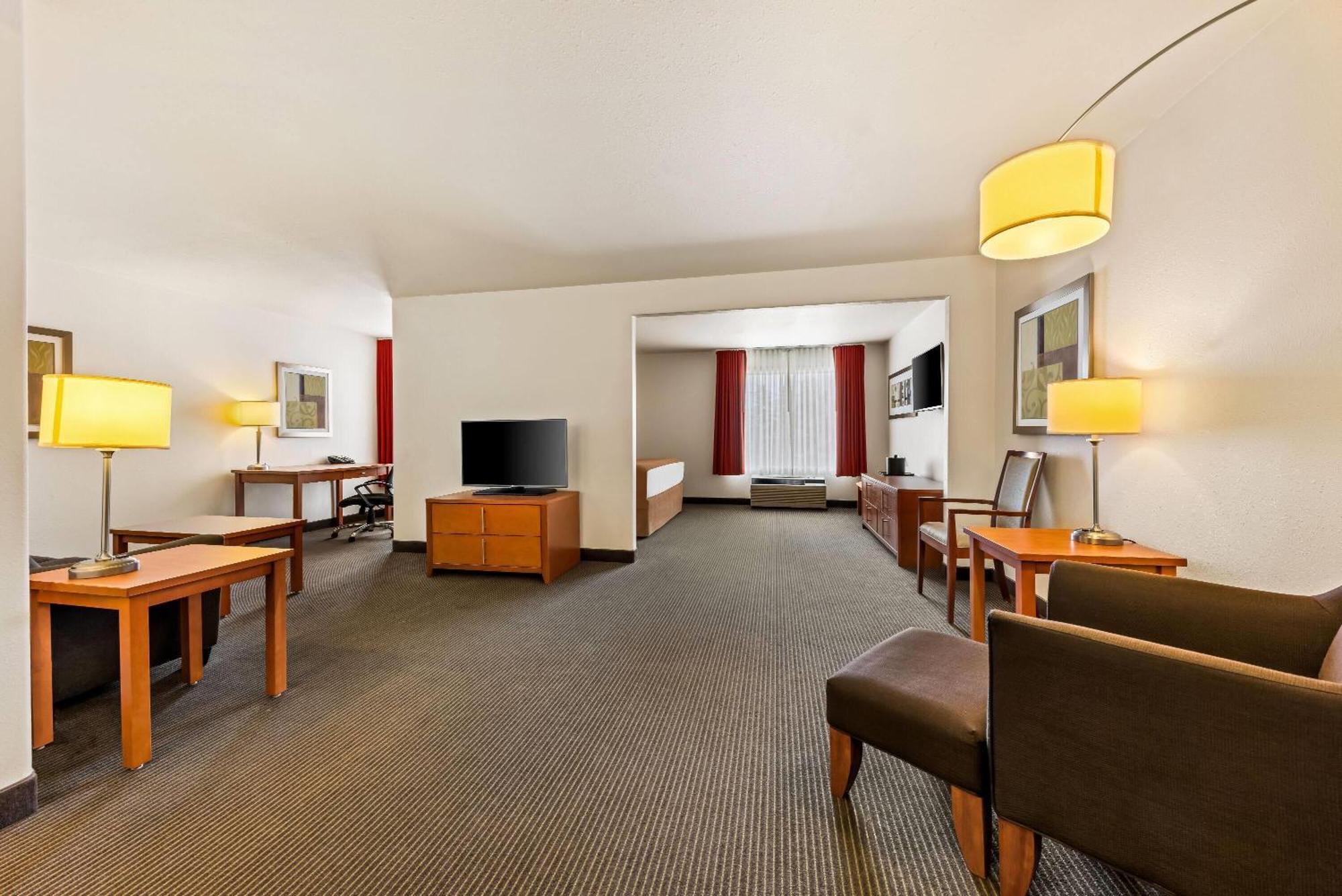 Wingate By Wyndham Calgary South Otel Dış mekan fotoğraf